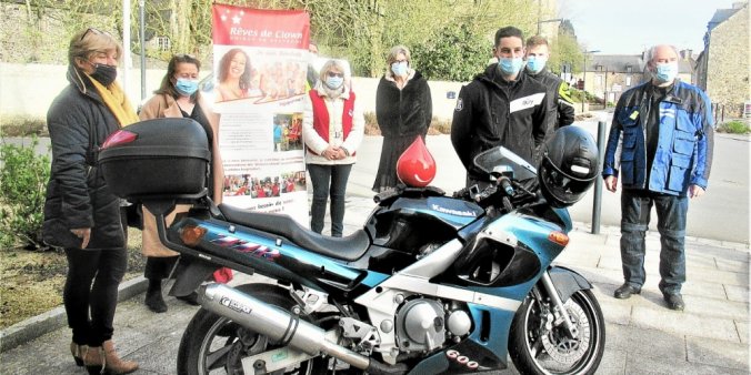 Le Team RMP a réuni des membres de Rèves de Clown,un membre du don du sang et Brigitte Jaffrelot ,adjointe